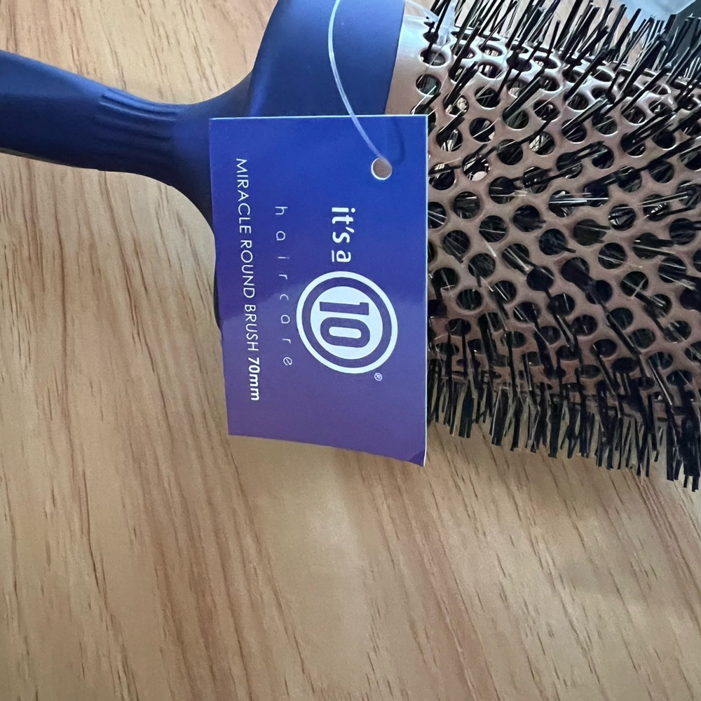 it's a 10 70mm round brush. brand new never used